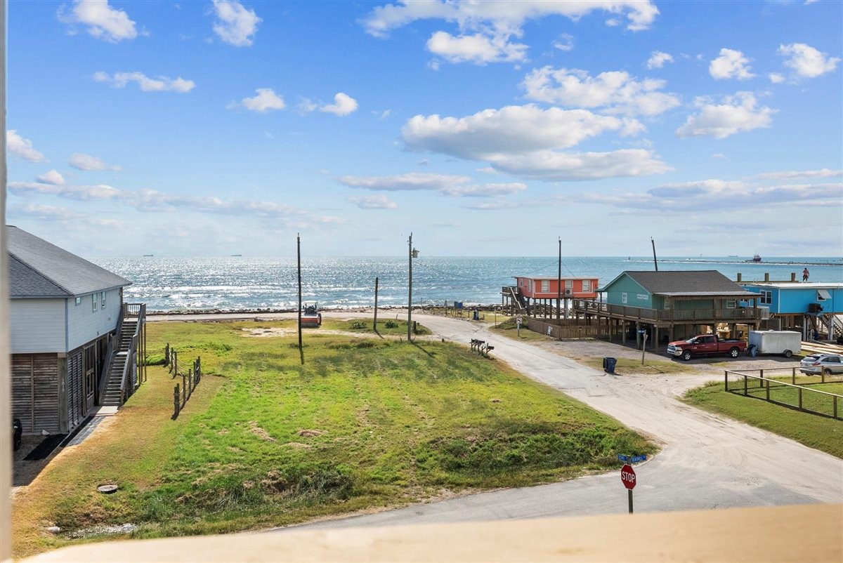 1018 Seashell Drive Surfside Beach, TX 77541 - Photo 4 of 49