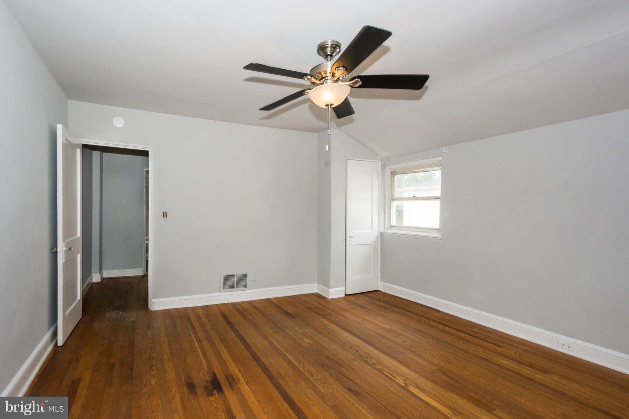1655 Yakona Road Baltimore, MD 21286 - Photo 12 of 19 Master bedroom