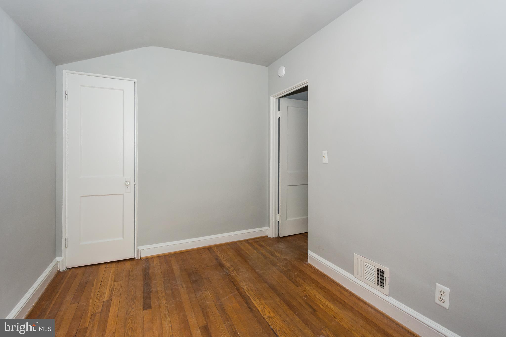 1655 Yakona Road Baltimore, MD 21286 - Photo 14 of 19 Second bedroom
