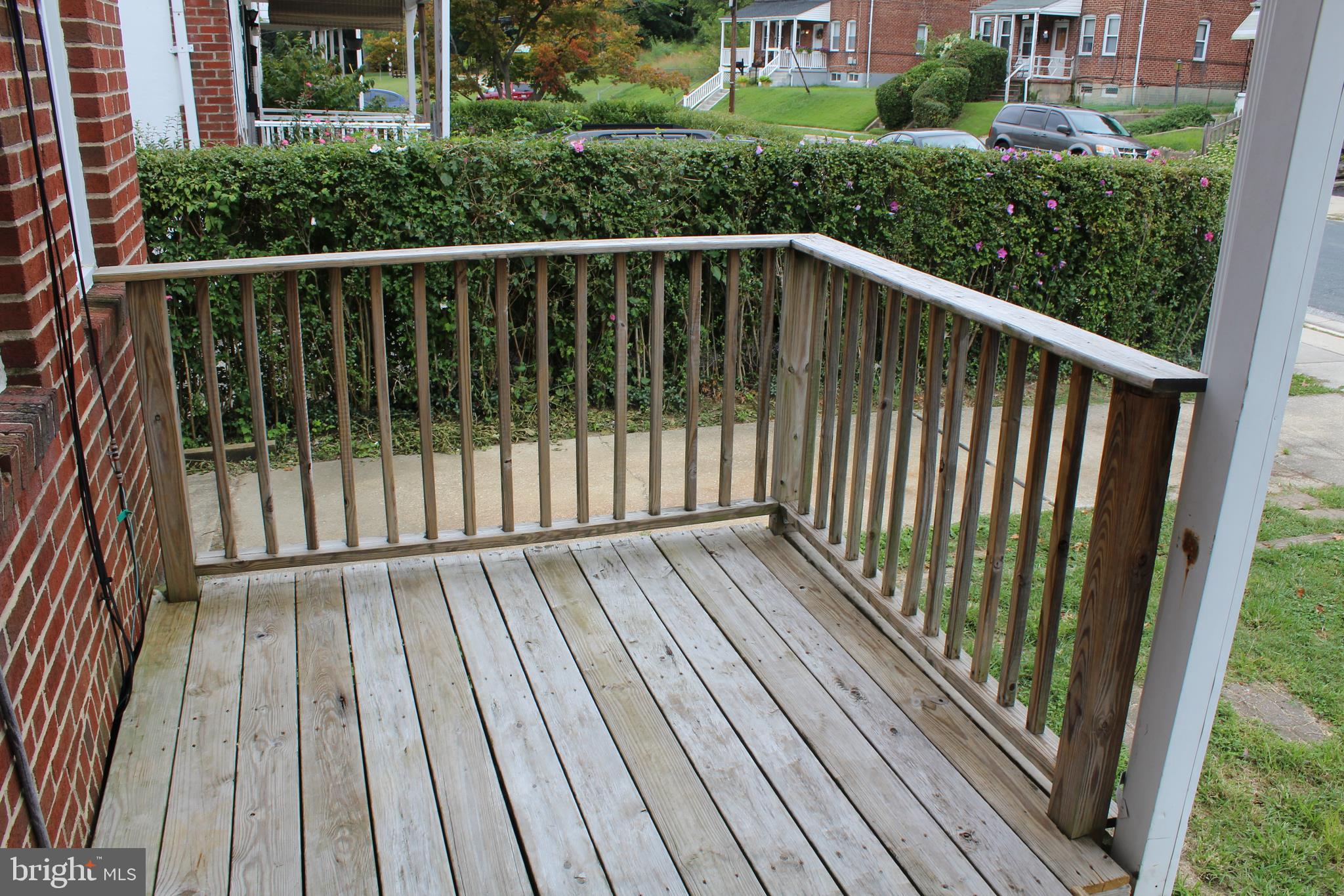 1655 Yakona Road Baltimore, MD 21286 - Photo 5 of 19 Front porch