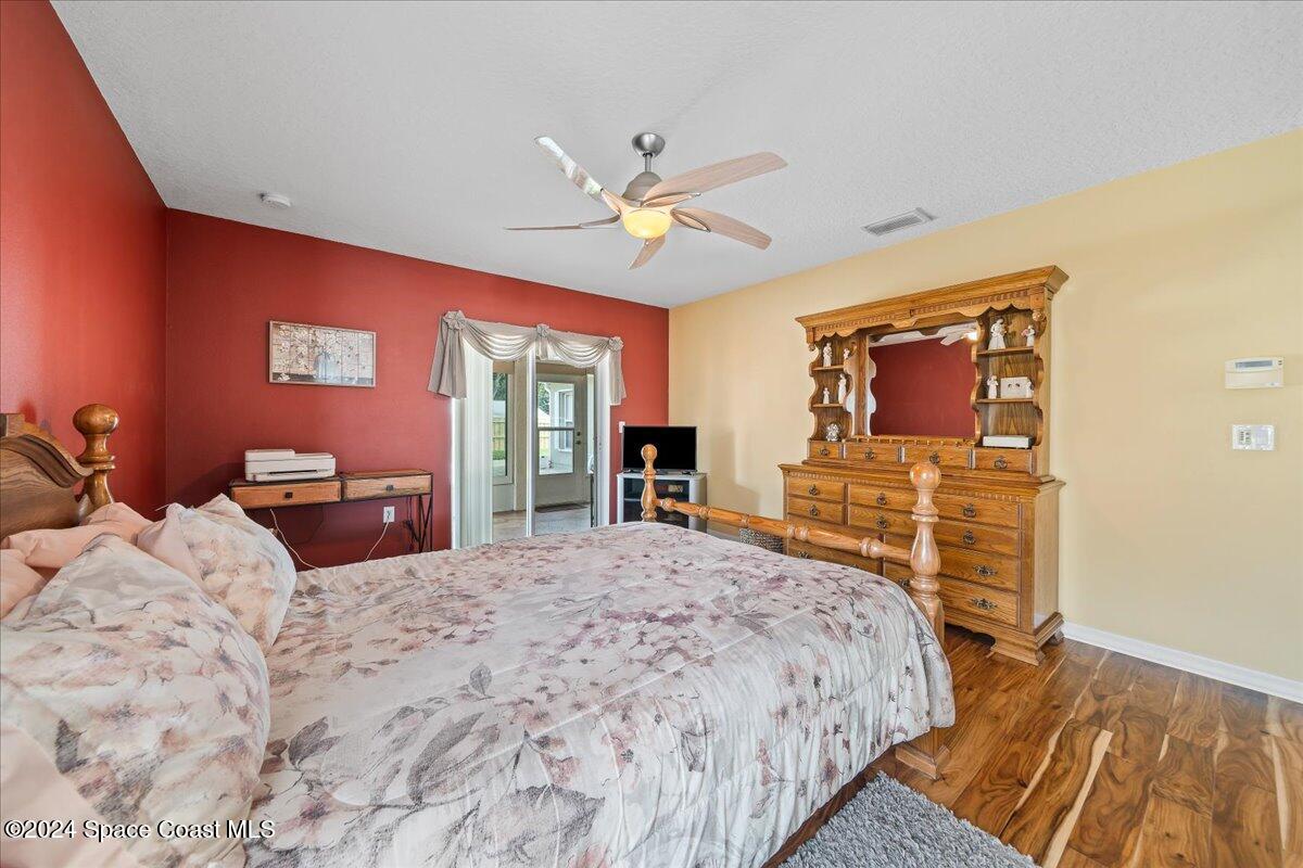 1952 Gloria Circle Palm Bay, FL 32905 - Photo 18 of 47 Owners suite