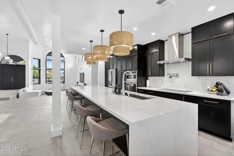 $2,575,000 | 10214 North 44th Street, Phoenix, AZ 85028