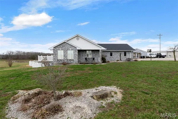 $750,000 | 7633 Hwy F, Perryville, MO 63775