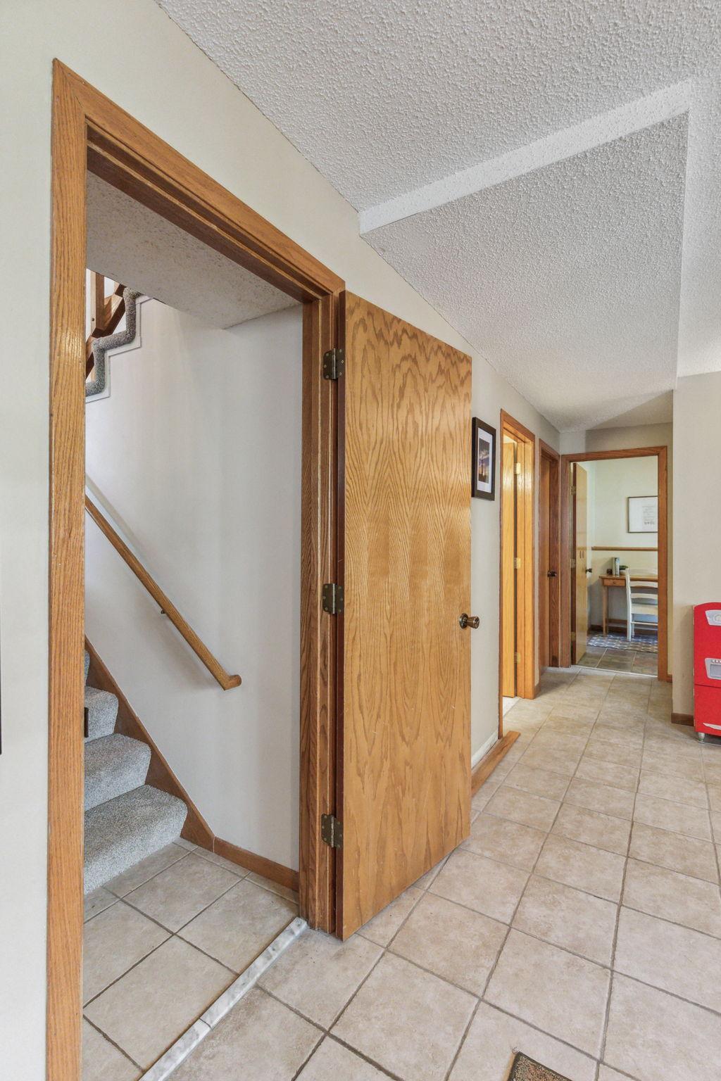 1355 Viewcrest Road Shoreview, MN 55126 - Photo 17 of 40