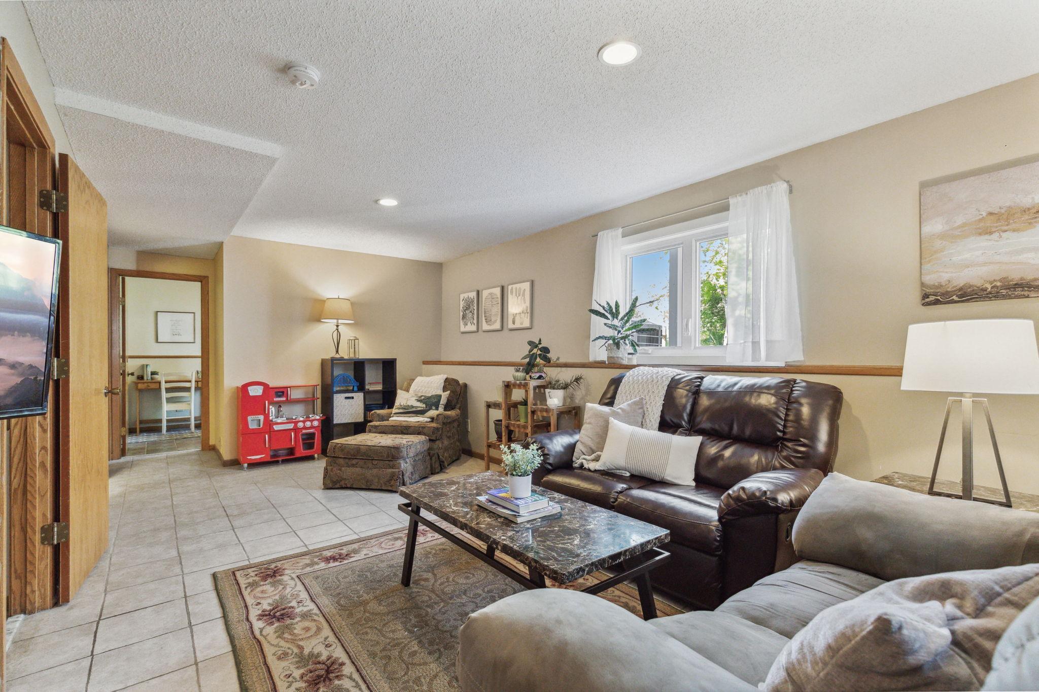 1355 Viewcrest Road Shoreview, MN 55126 - Photo 21 of 40