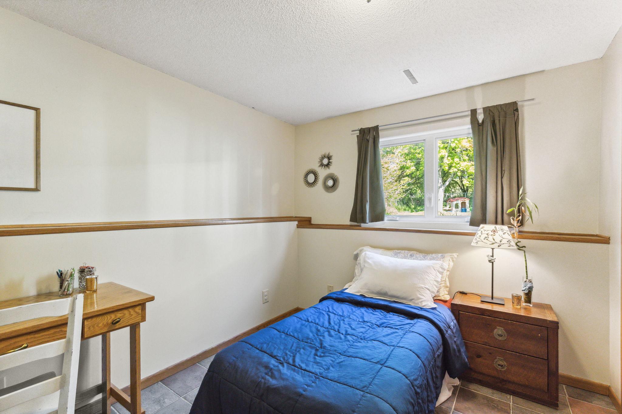 1355 Viewcrest Road Shoreview, MN 55126 - Photo 22 of 40