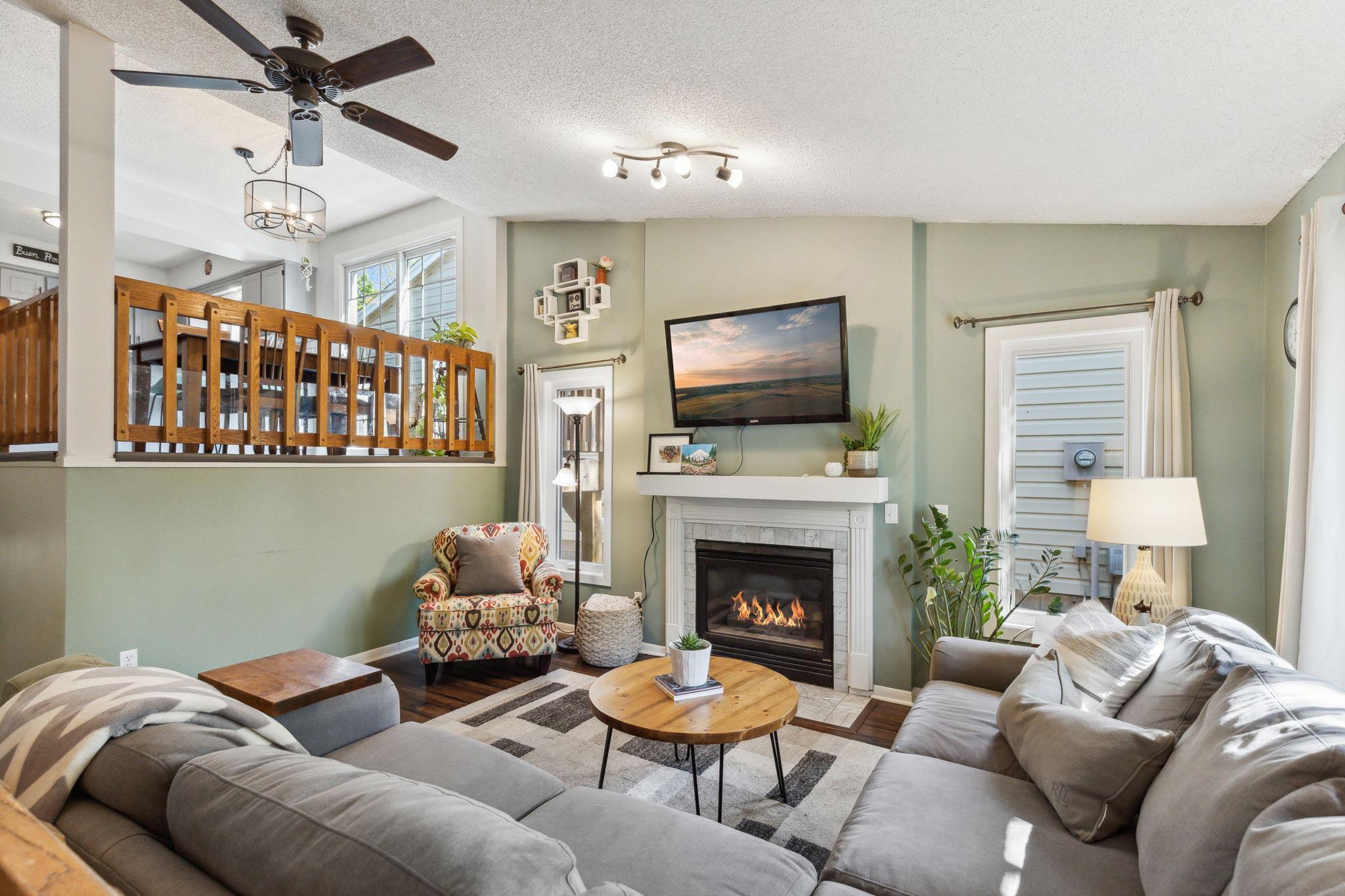 1355 Viewcrest Road Shoreview, MN 55126 - Photo 3 of 40