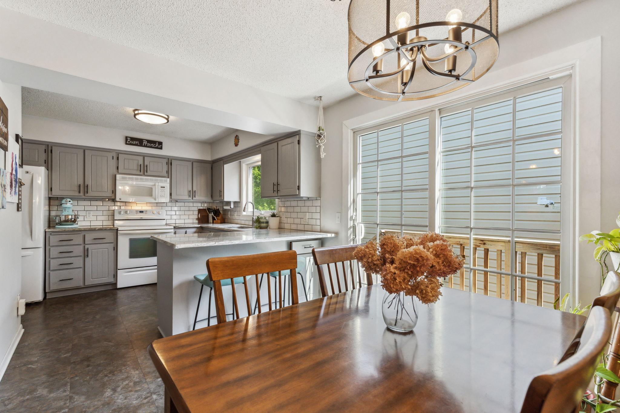 1355 Viewcrest Road Shoreview, MN 55126 - Photo 8 of 40