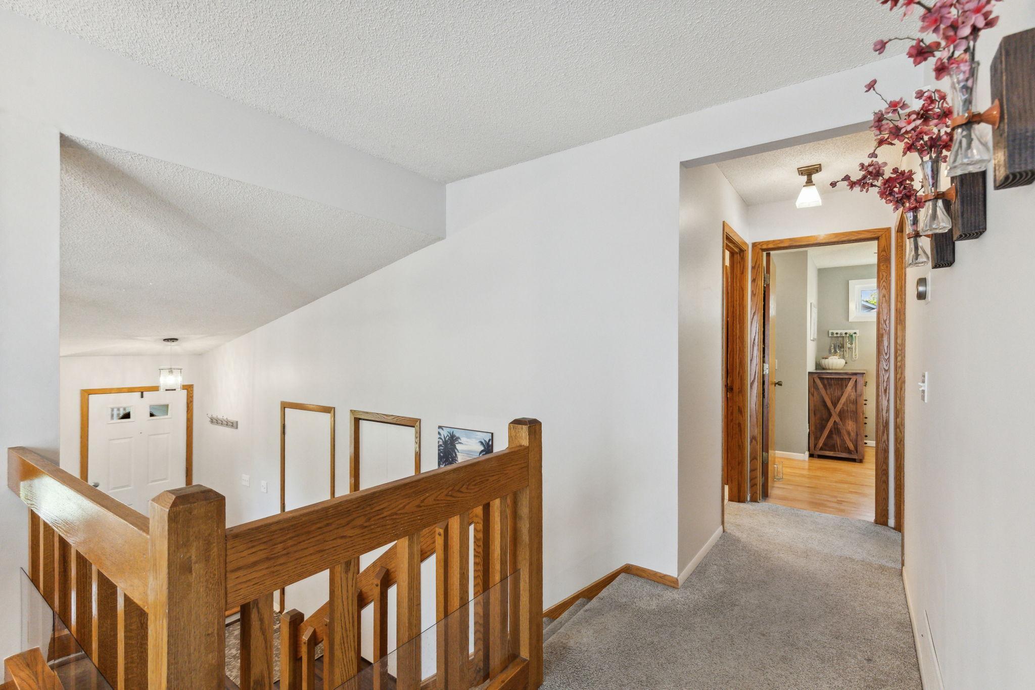 1355 Viewcrest Road Shoreview, MN 55126 - Photo 10 of 40