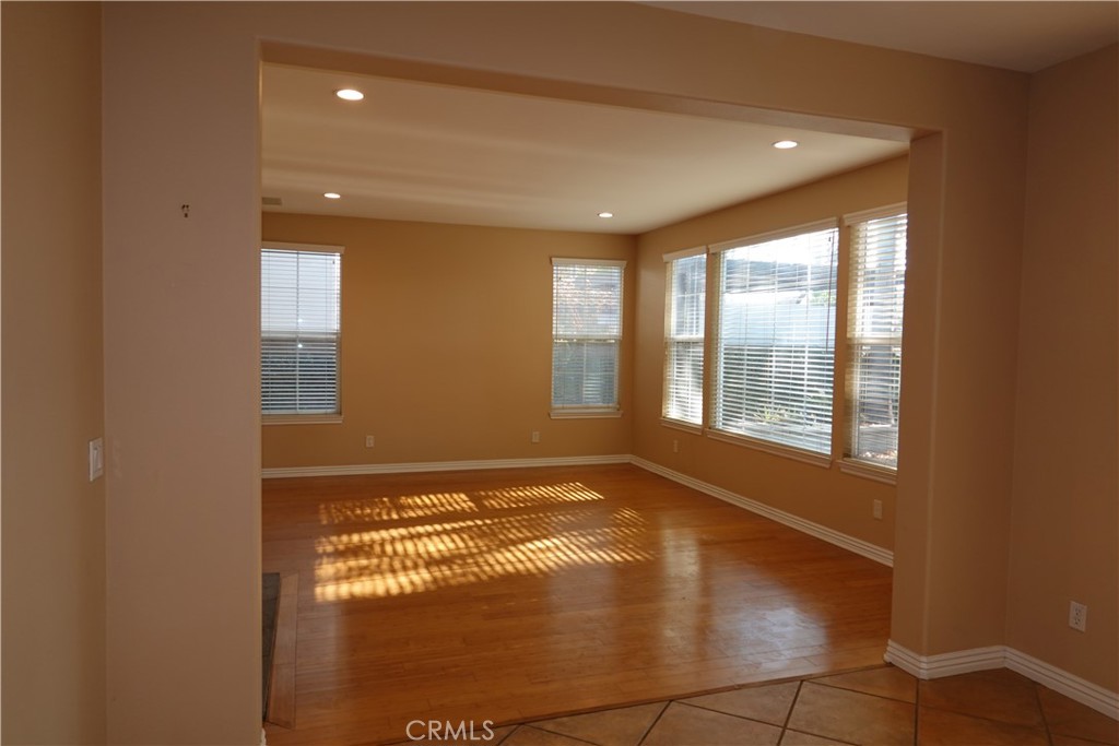1840 West Deerfield Road Santa Ana, CA 92704 - Photo 8 of 24 Family room