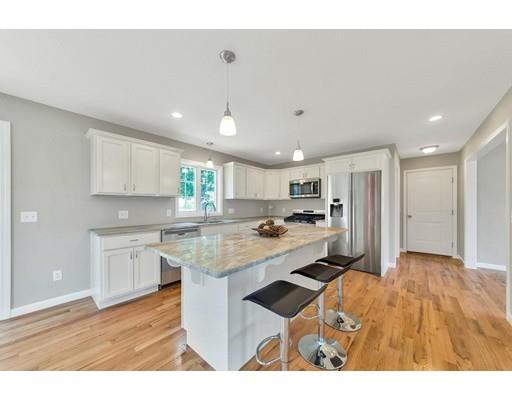 90 Jennings Street Springfield, MA 01119 - Photo 3 of 20