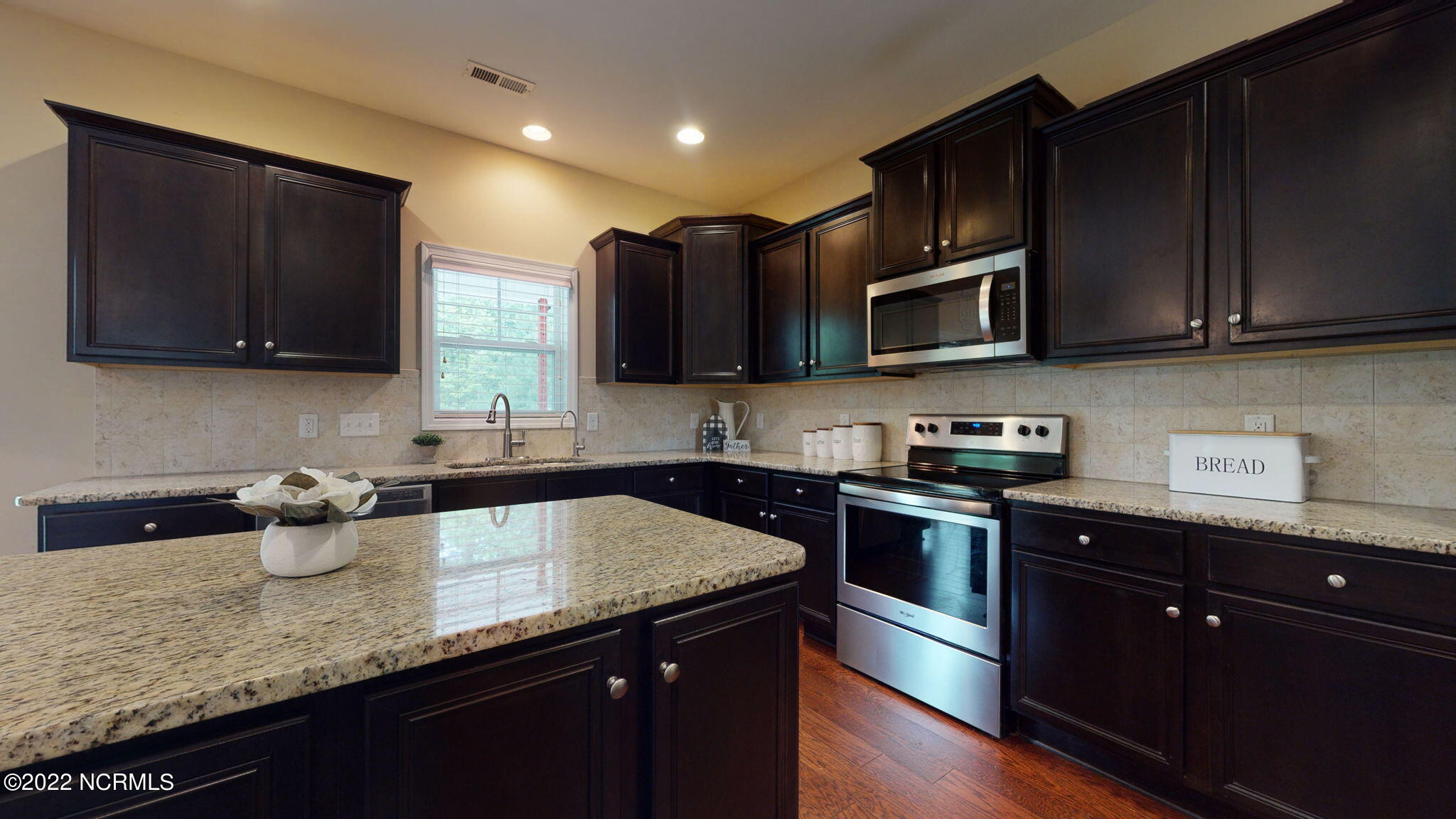 145 Peytons Ridge Drive Hubert, NC 28539 - Photo 12 of 52 33-web-or-mls-145-Peytons-Ridge-Dr-Huber