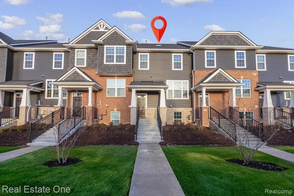 $499,900 | 378 North Sydney Court, Ypsilanti, MI 48198