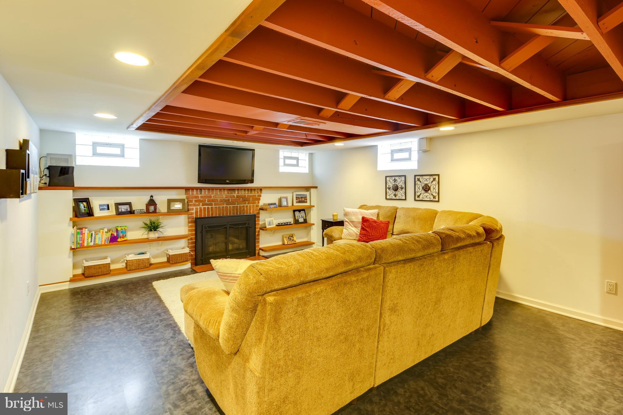 1539 Dellsway Road Baltimore, MD 21286 - Photo 22 of 30 Family Room