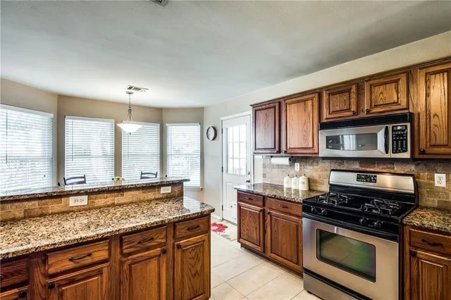 $3,000 | 604 Aspen Way, Flower Mound, TX 75028