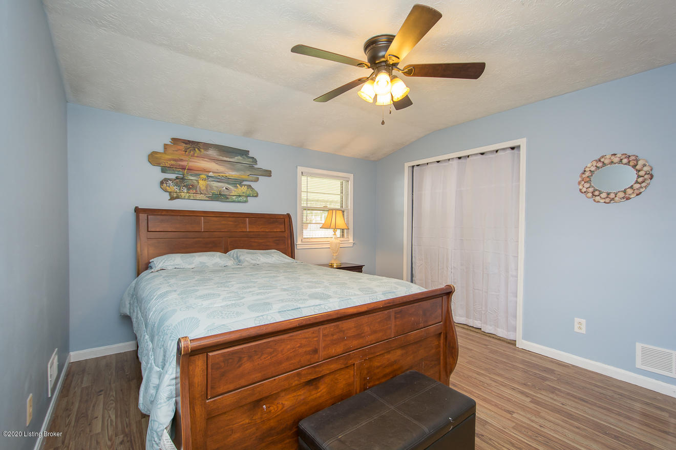 4527 Sandhill Road Louisville, KY 40219 - Photo 14 of 34 Master Bedroom