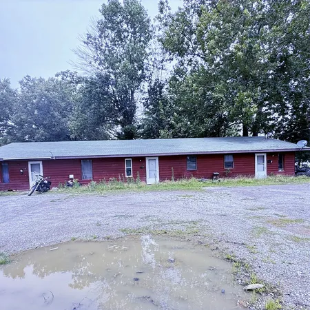 $115,000 | 110 West Clark Street, Harrisburg, IL 62946