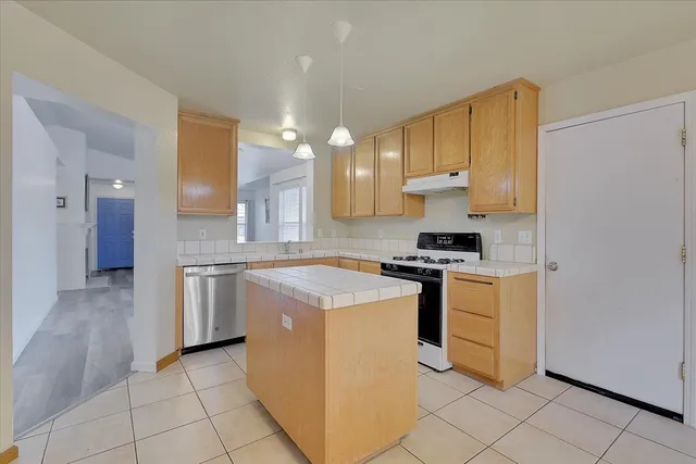 $375,900 | 1753 River Run Drive, Linda, CA 95901