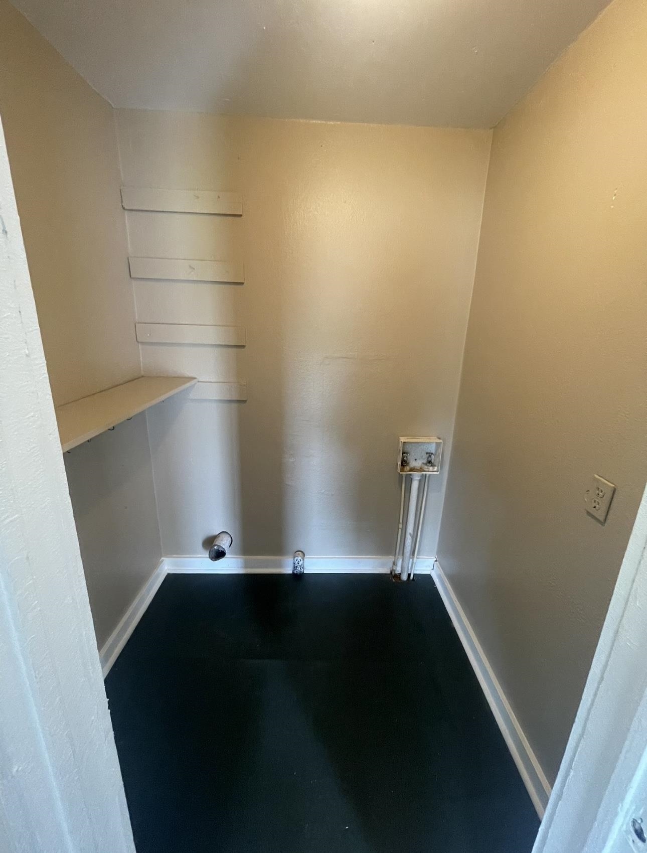 183 North Main Street Ripley, TN 38063 - Photo 2 of 8 a view of wooden floor
