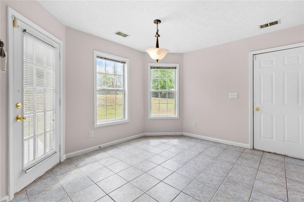 3854 Wheaton Court Snellville, GA 30039 - Photo 12 of 38