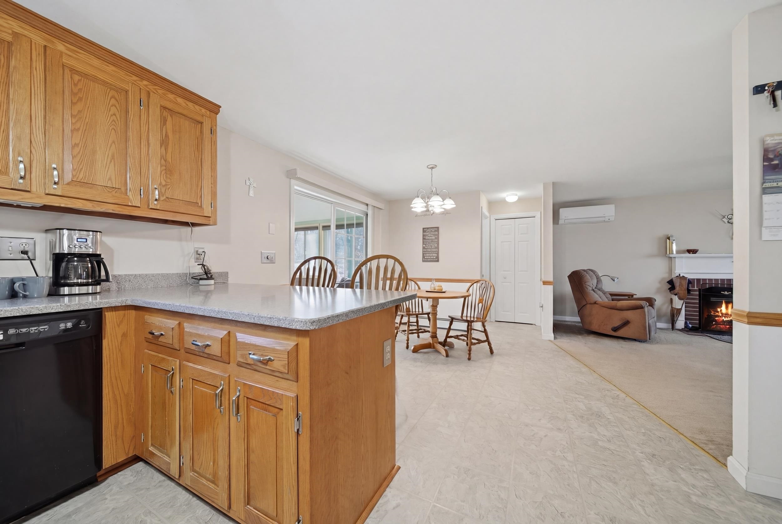 10 Virginia Court Hooksett, NH 03106 - Photo 5 of 34