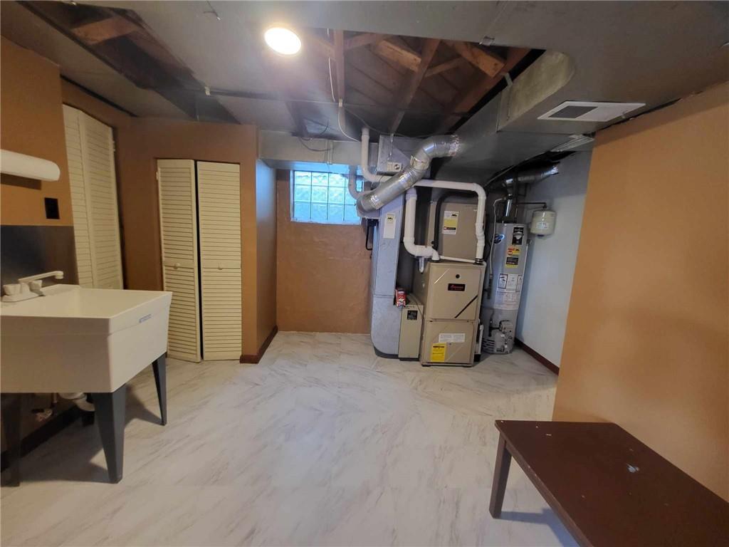 4971 Roberta Drive Pittsburgh, PA 15236 - Photo 22 of 27 a view of a car park from a hallway