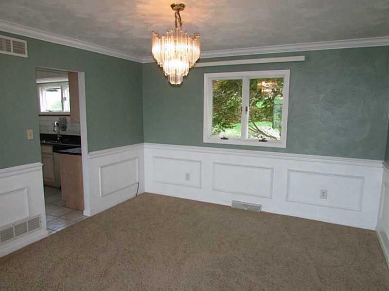 523 Howell Street Elizabeth, PA 15037 - Photo 11 of 25 Dining Room.