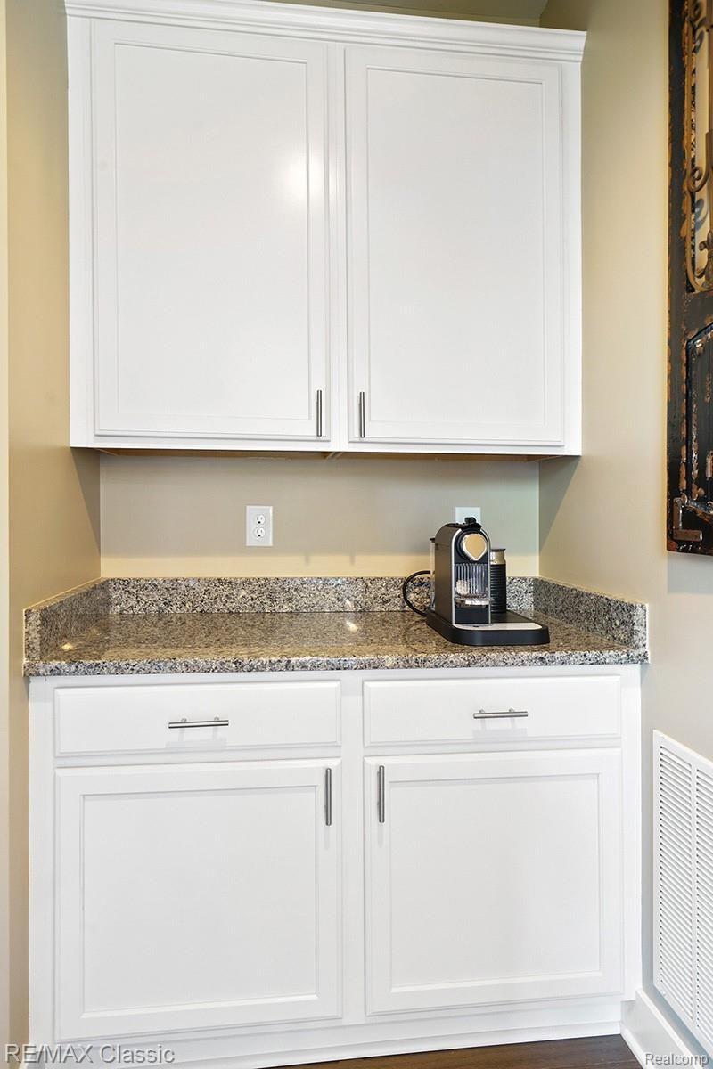 1475 Hickory Ridge Court South Canton, MI 48187 - Photo 14 of 32 Butler's Pantry