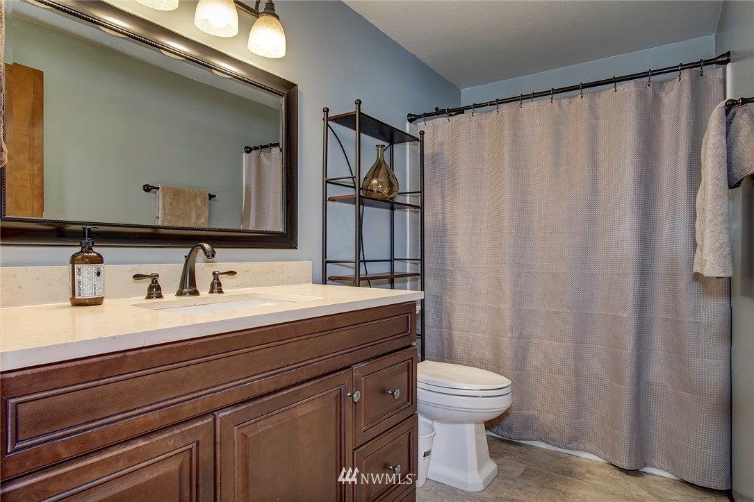 9555 Banner Road Southeast Port Orchard, WA 98367 - Photo 15 of 37 Gallery Image 15