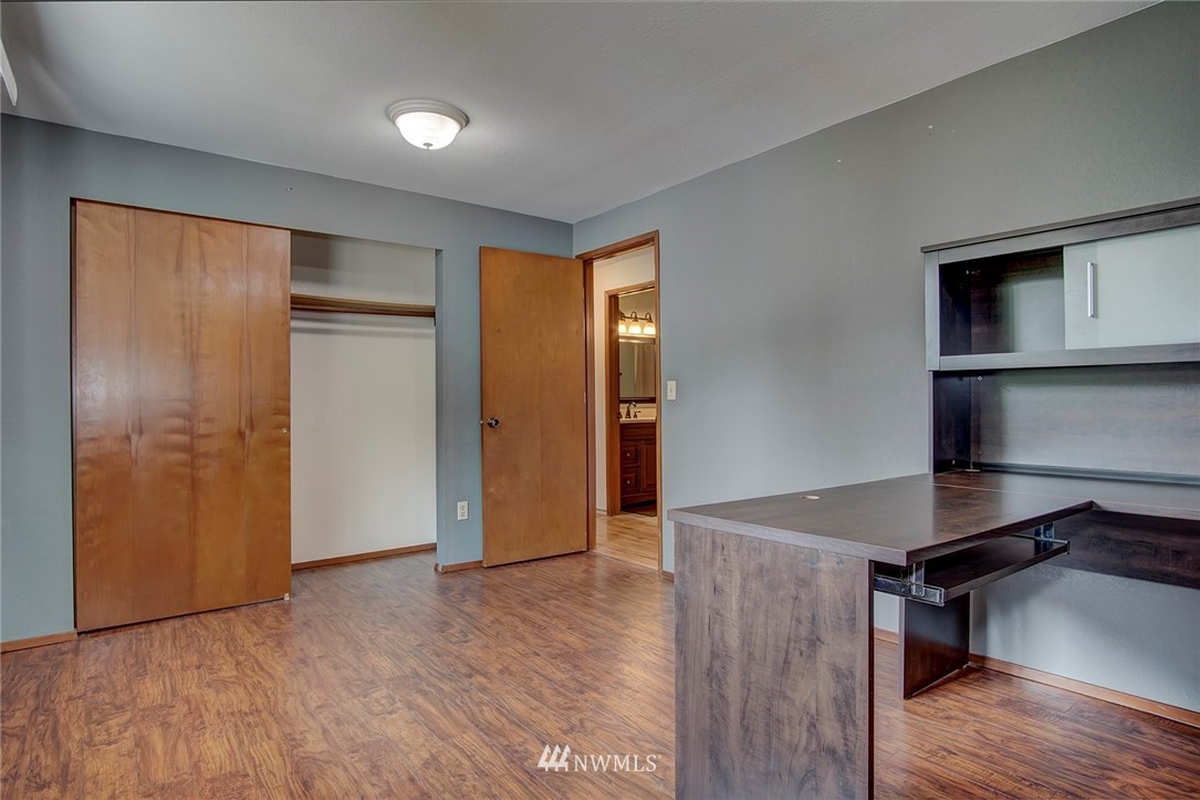 9555 Banner Road Southeast Port Orchard, WA 98367 - Photo 17 of 37 Gallery Image 17