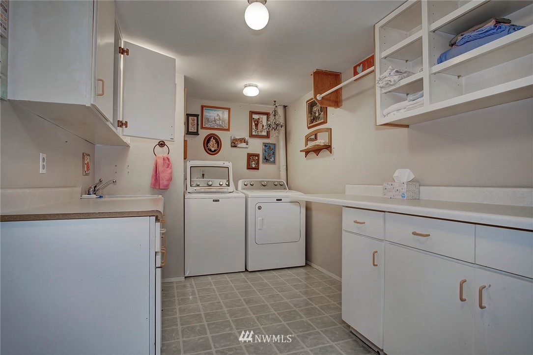 9555 Banner Road Southeast Port Orchard, WA 98367 - Photo 31 of 37 Gallery Image 31