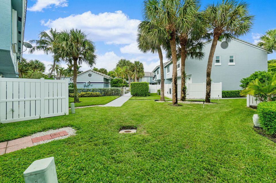 1052 Jeffery Street Boca Raton, FL 33487 - Photo 25 of 29 Back is steps to the pool