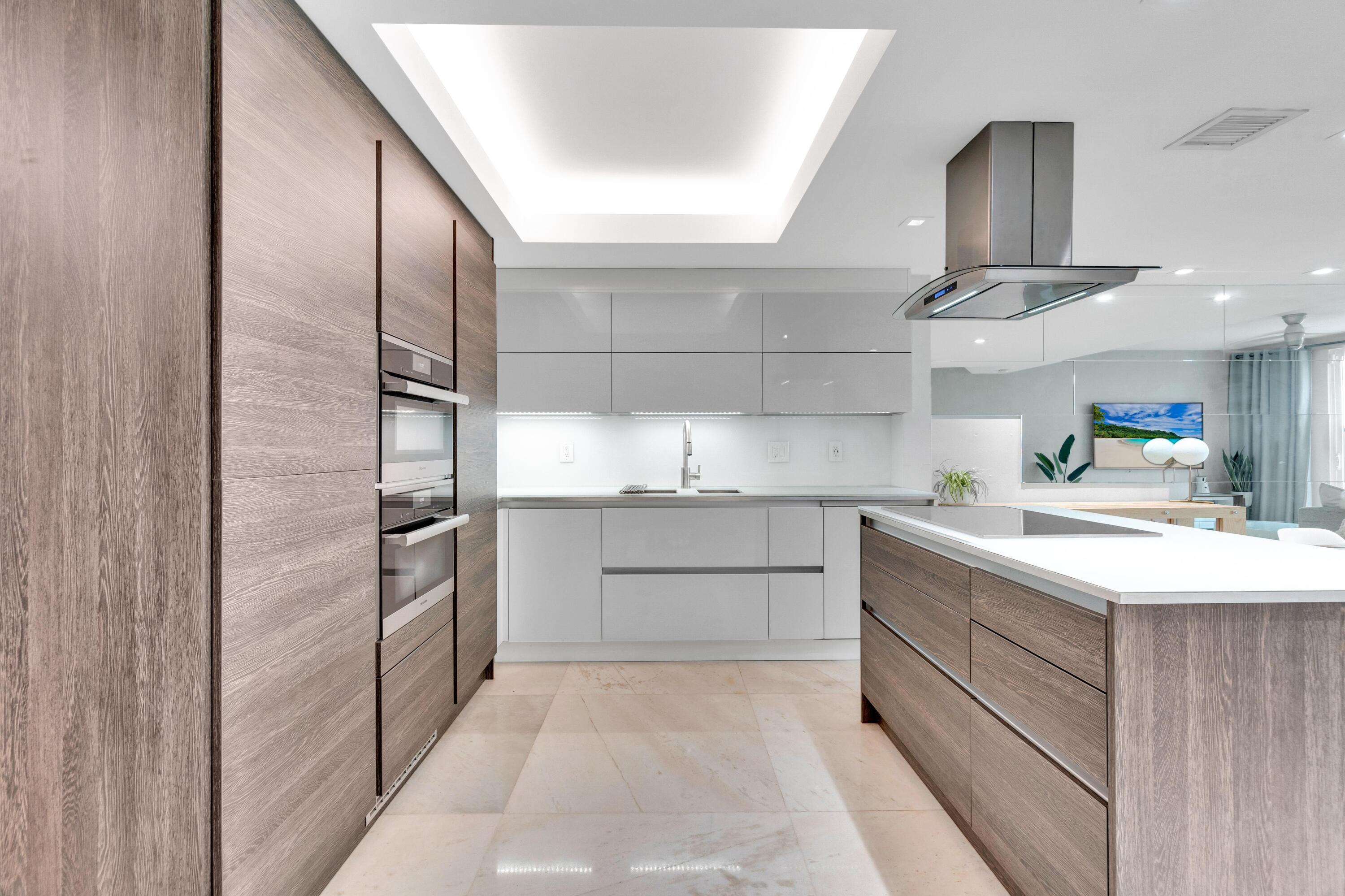 1052 Jeffery Street Boca Raton, FL 33487 - Photo 6 of 29 Chef's Kitchen!