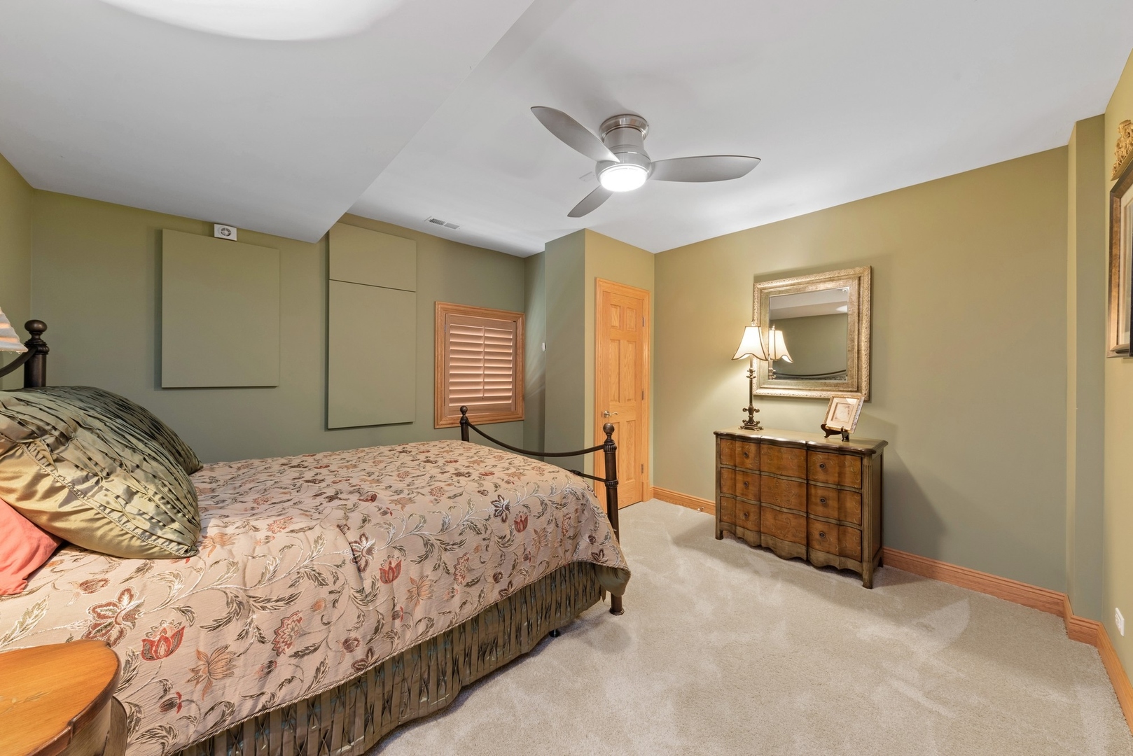 776 North Inverway Road Inverness, IL 60067 - Photo 26 of 31 a bedroom with a bed and a dresser