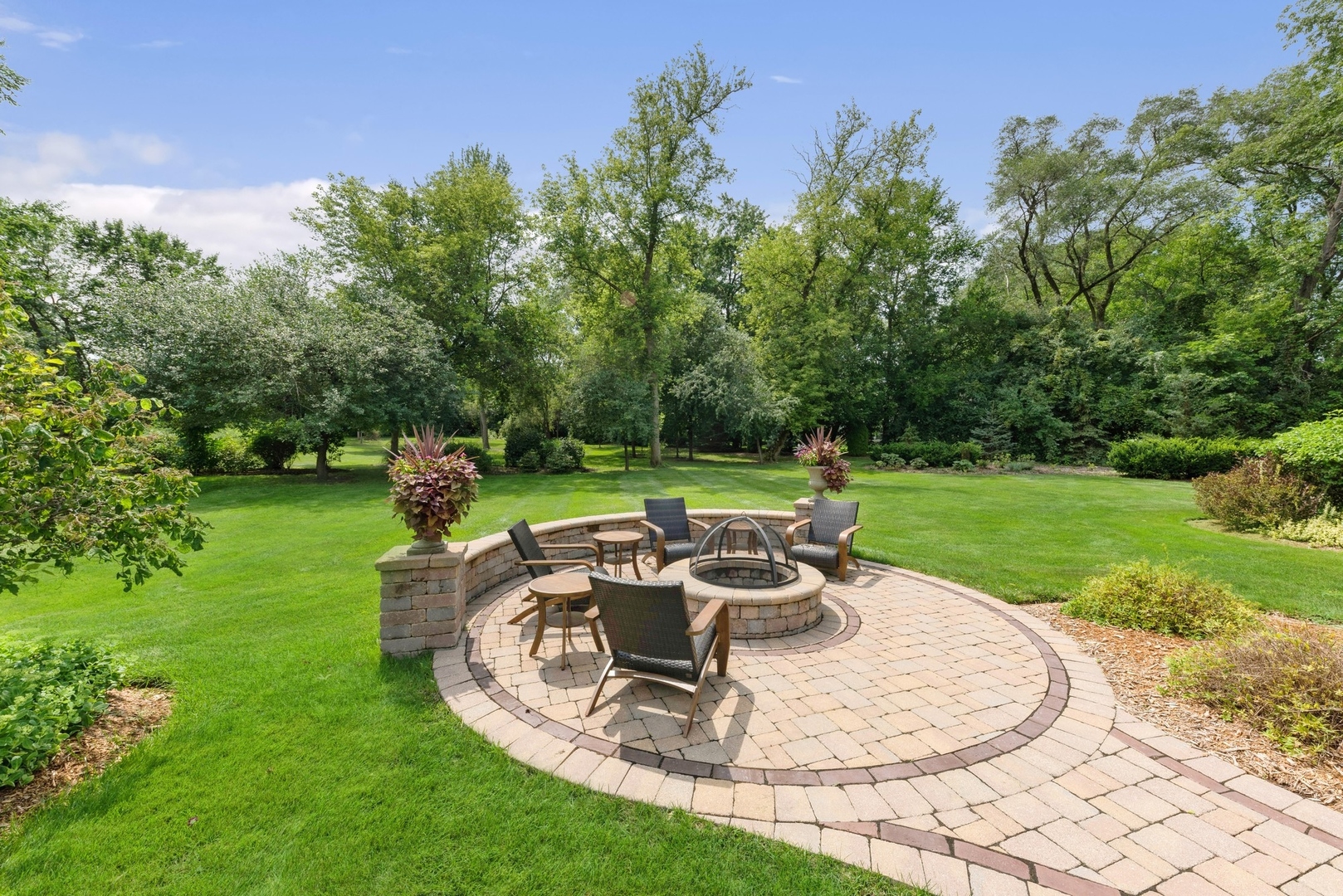 776 North Inverway Road Inverness, IL 60067 - Photo 29 of 31 a view of a backyard with sitting area