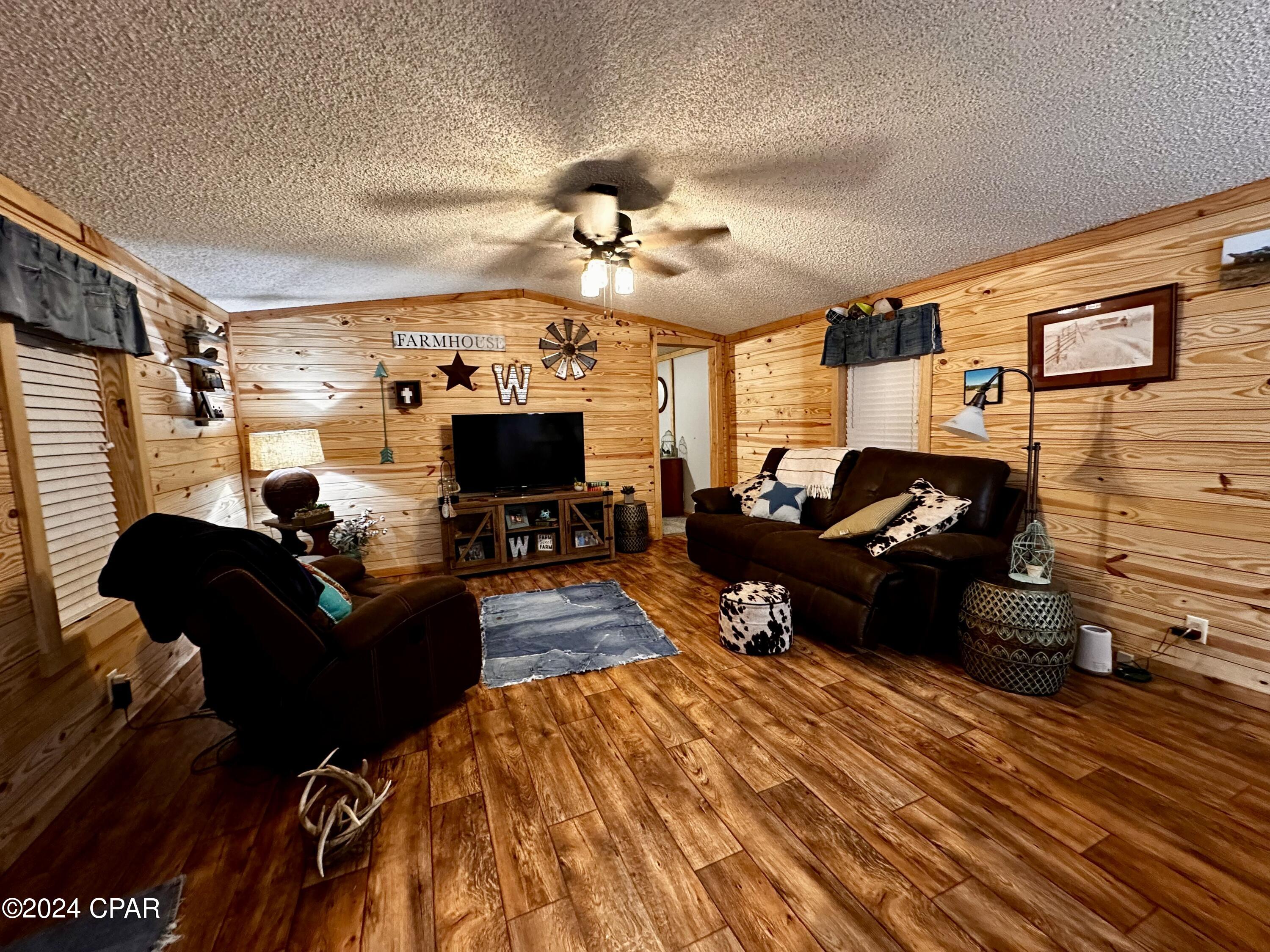1105 Ocheessee Landing Road Grand Ridge, FL 32442 - Photo 15 of 29 Gallery Image 15