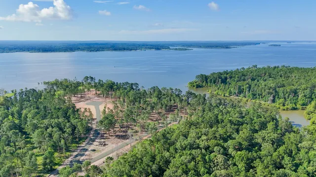 $300,000 | 336 Debbie Lane, Bronson, TX 75930