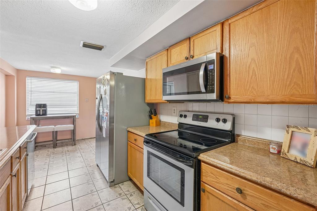 1133 Grand Boulevard Holiday, FL 34690 - Photo 6 of 35