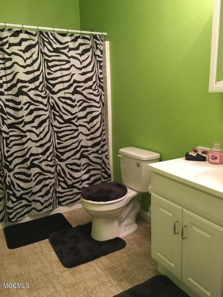 8021 Pointe Aux Chenes Road Ocean Springs, MS 39564 - Photo 17 of 33 Bathroom