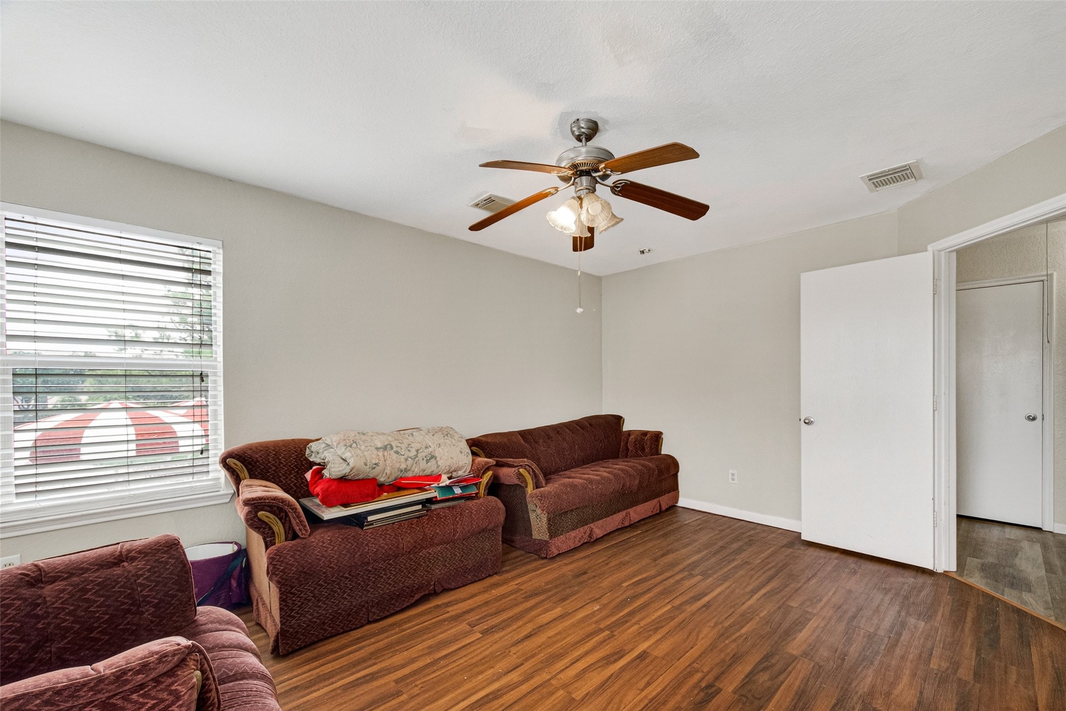 15510 Satsuma Point Court Houston, TX 77049 - Photo 9 of 21