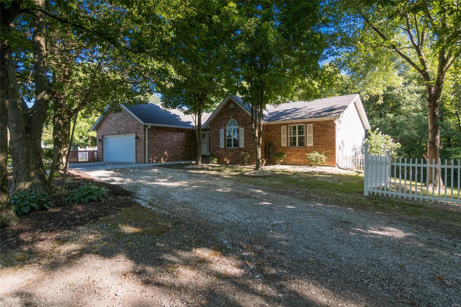 12817 North Ridge Drive Highland, IL 62249 - Photo 3 of 42