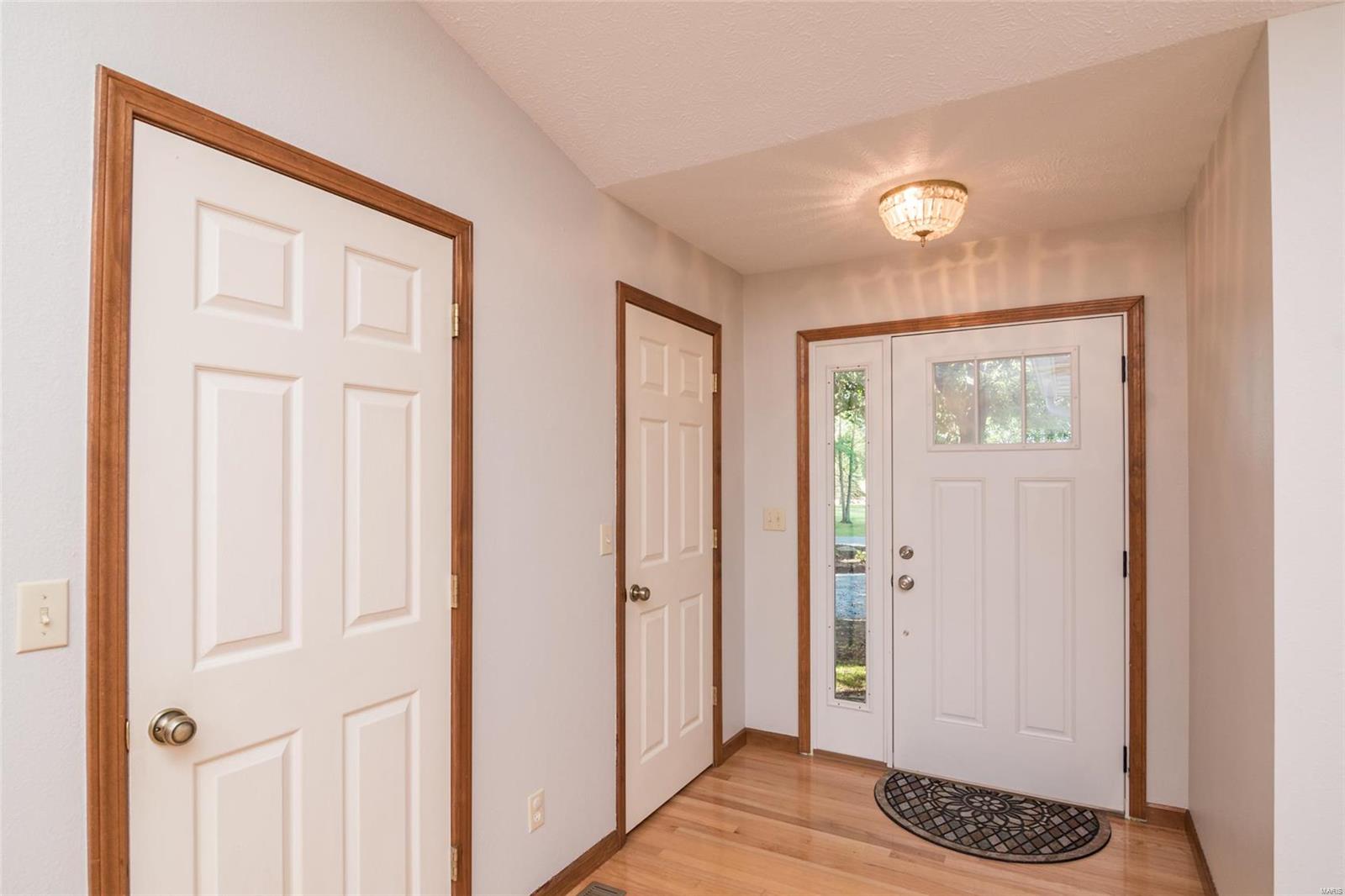 12817 North Ridge Drive Highland, IL 62249 - Photo 4 of 42