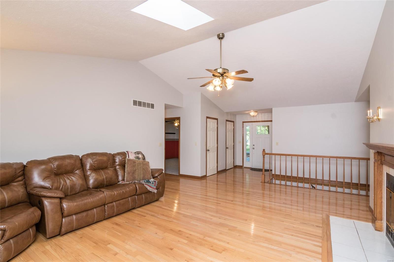 12817 North Ridge Drive Highland, IL 62249 - Photo 7 of 42