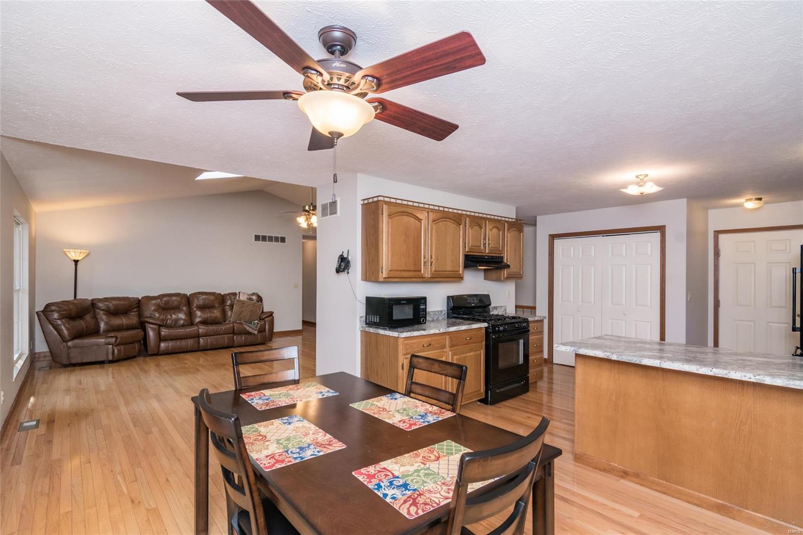 12817 North Ridge Drive Highland, IL 62249 - Photo 9 of 42