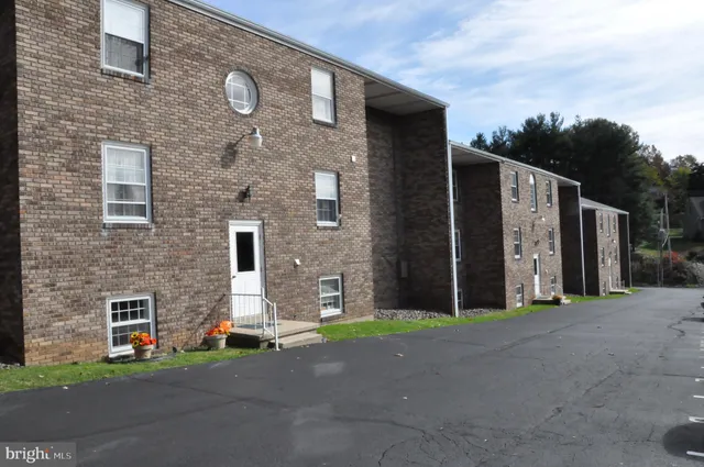 $1,450 | 23 Orchard Hills Drive, Unit E, Boyertown, PA 19512