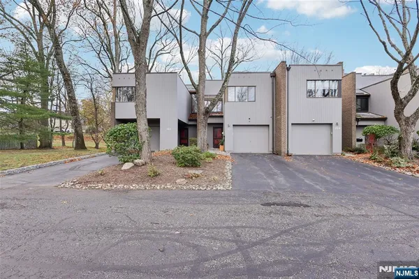 $4,500 | 161 Pond Drive, Unit 13E, Washington Township, NJ 07676