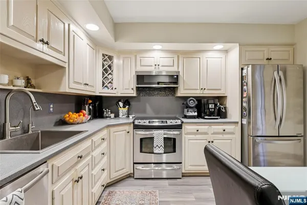 $4,500 | 161 Pond Drive, Unit 13E, Washington Township, NJ 07676