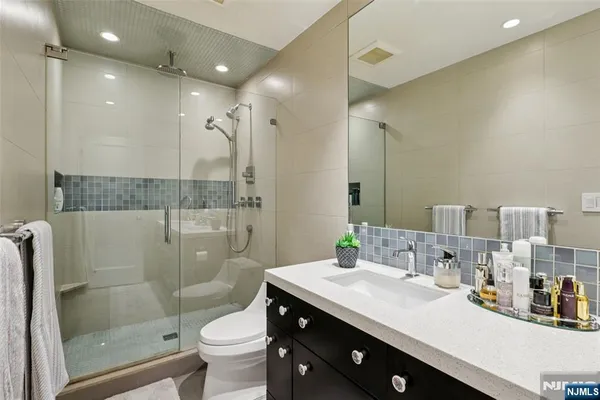 $4,500 | 161 Pond Drive, Unit 13E, Washington Township, NJ 07676