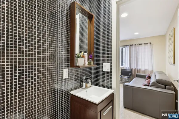$4,500 | 161 Pond Drive, Unit 13E, Washington Township, NJ 07676