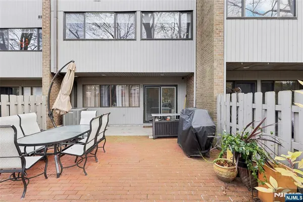 $4,500 | 161 Pond Drive, Unit 13E, Washington Township, NJ 07676